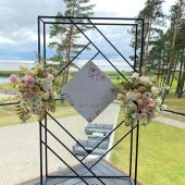 Taustsein tahvliga, must metall