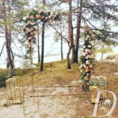 Metallraam/ postament kuldne H90- H200